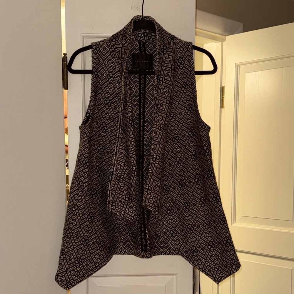 Sanctuary Montana Drape Front Jacquard Geometric Vest XS EUC